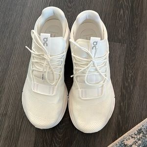 ON CloudNova Women’s Sneaker Brand New in White size 9